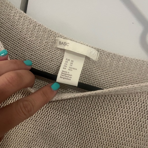 Ladies Size XS H&M Knitted Oversized Top - Great Condition - Picture 2 of 3